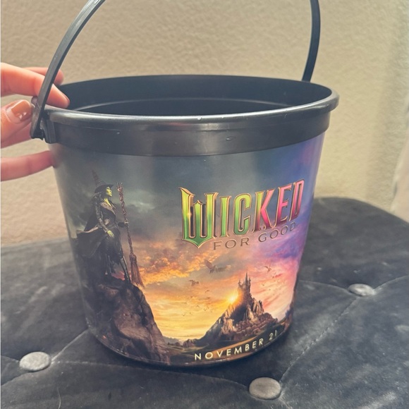 Wicked Themed Popcorn Bucket - Picture 2 of 6